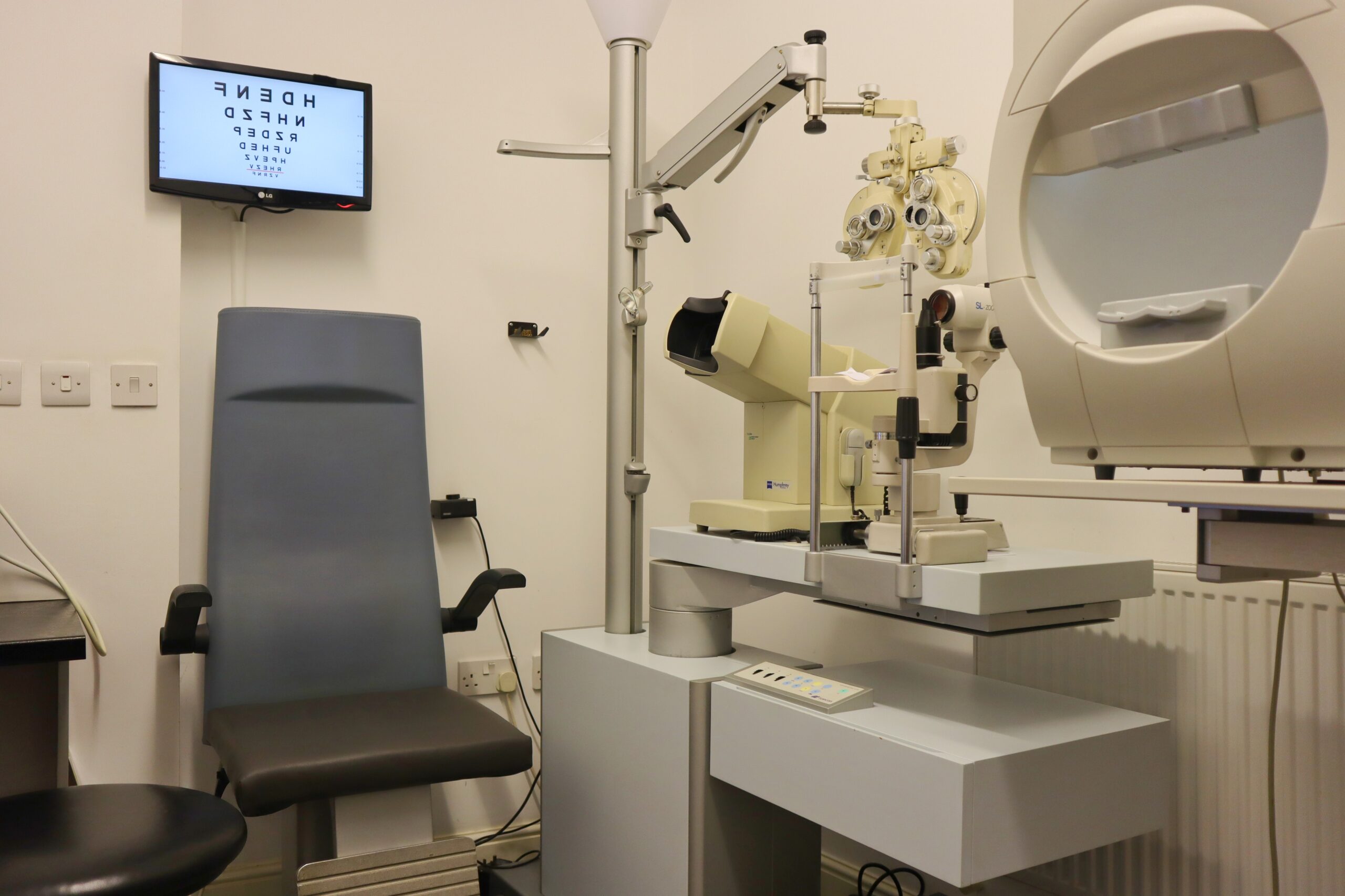 optometrist testing